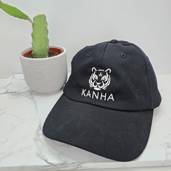 boho white tiger black canvas sporty baseball hat | unisex - Picture 1 of 8